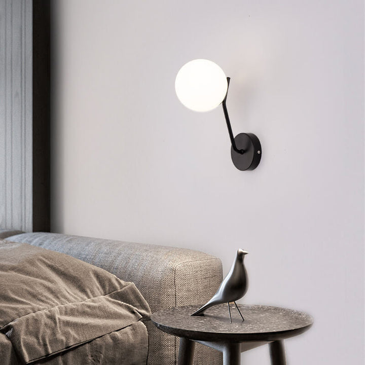 LumiArt - Wandlampe im modernen Design mit gläsernem Kugelschirm