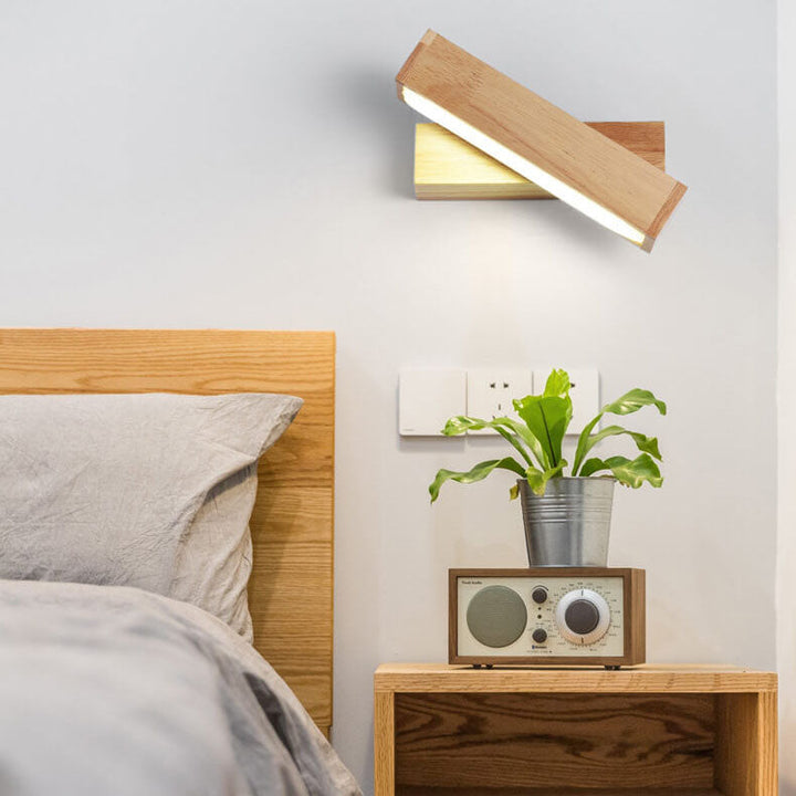 EcoWood - Schwenkbare LED-Wandleuchte aus Holz mit modernem Design