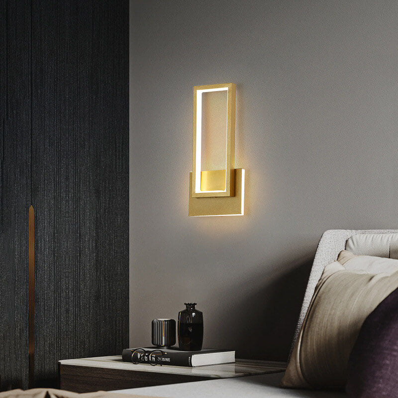 LumiDazzle - Elegante LED-Wandleuchte aus Gold mit minimalistischem Design