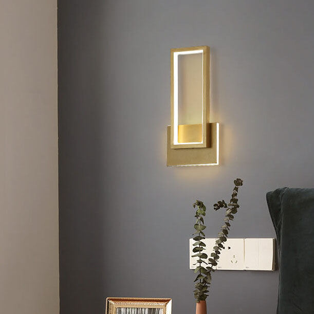 LumiDazzle - Elegante LED-Wandleuchte aus Gold mit minimalistischem Design