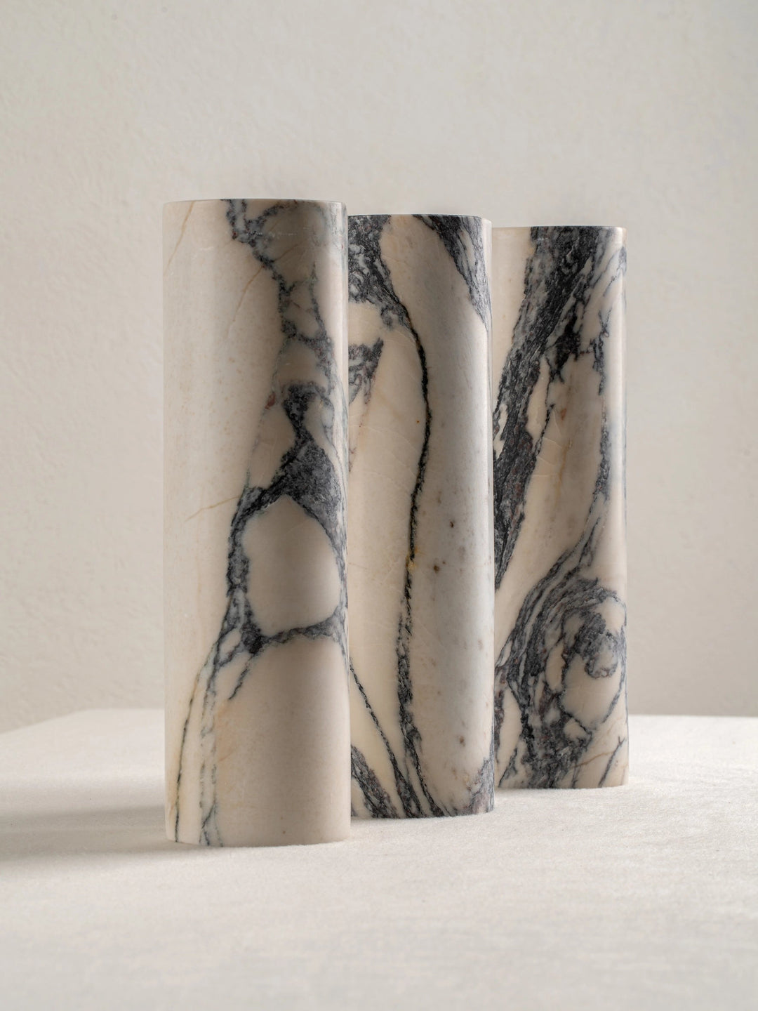 2-flammige Wandleuchte aus Calacatta-Marmor und gealtertem Messing - Stilvolle Beleuchtung für Badezimmer und Küche 6