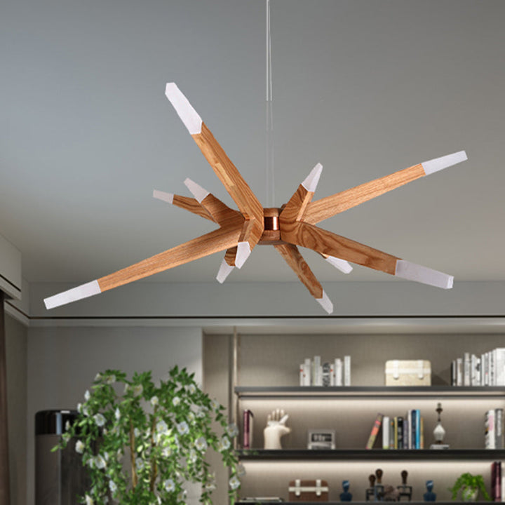 Eleganter LightWood-Kronleuchter – Holz trifft moderne LED-Technologie