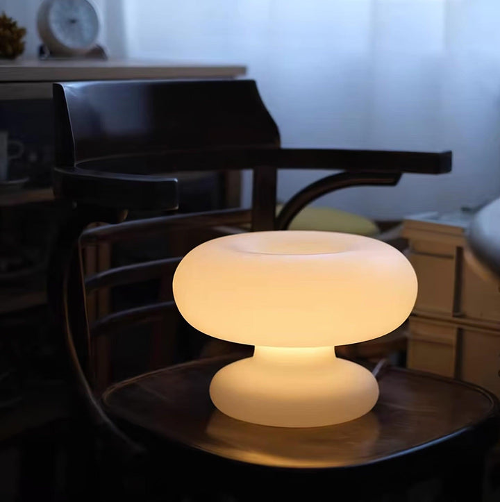 Moderne Donut Tischlampe aus Glas mit E14/G9-Fassung – Stilvolle LED Tischleuchte für kreative Räume, Ø 28 cm, Transparent mit Metallakzenten-3
