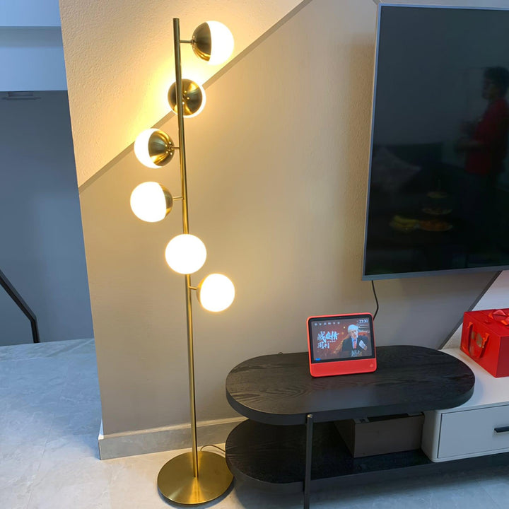 Elegante LED Stehlampe im Mid-Century-Design mit Gold Akzenten für Wohnzimmer - Stabile Glasstehleuchte-4