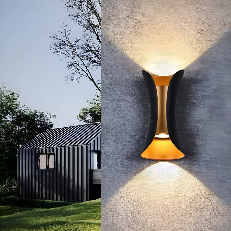Wasserdichte LED Außenlampe für Garten und Terrasse - Energieeffiziente Wandlampe in Schwarz/Gold, IP65 Außenbeleuchtung-3