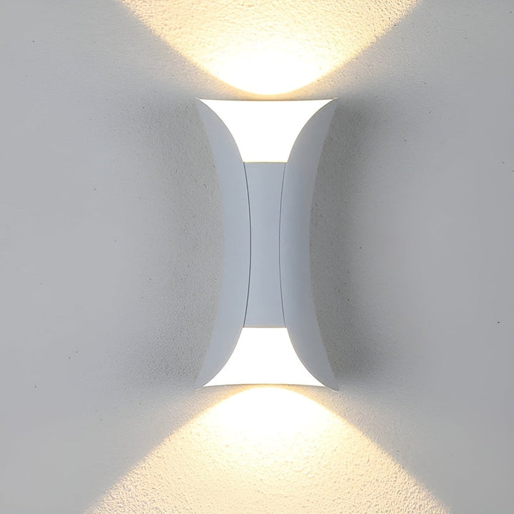 Variant image for Wasserdichte LED Außenlampe für Garten und Terrasse - Energieeffiziente Wandlampe in Schwarz/Gold, IP65 Außenbeleuchtung-13