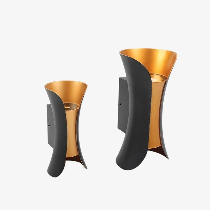 Wasserdichte LED Außenlampe für Garten und Terrasse - Energieeffiziente Wandlampe in Schwarz/Gold, IP65 Außenbeleuchtung-2