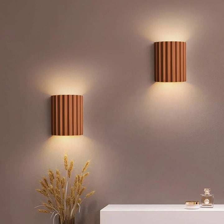 Moderne LED Wandleuchte in Schwarz aus Harz - Künstlerische Wandlampe für Innenräume, Energieeffiziente Beleuchtung-1