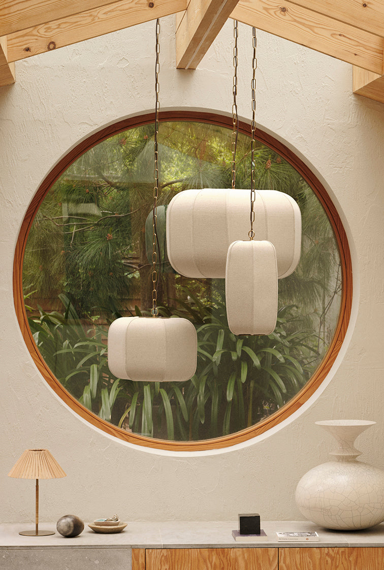 Hängeleuchte im Art-déco-Stil aus Gealtertem Messing mit Leinenschirm - Pendelleuchte für Esszimmer und Wohnräume 1