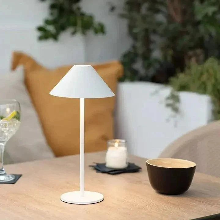 Kabellose Tischlampe mit Touch-Steuerung - Wetterfest, Minimalistisch und Tragbar für Innen und Außen 2
