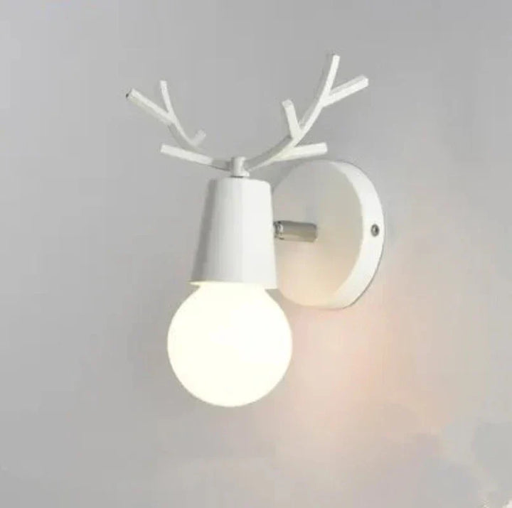 Variant image for Rustikale Wandleuchte aus Holz im Geweih-Design für Innen – AntlerGlow, Energieeffizient und Einfache Montage 15cm x 16cm-3