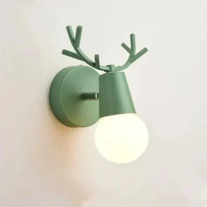 Variant image for Rustikale Wandleuchte aus Holz im Geweih-Design für Innen – AntlerGlow, Energieeffizient und Einfache Montage 15cm x 16cm-5