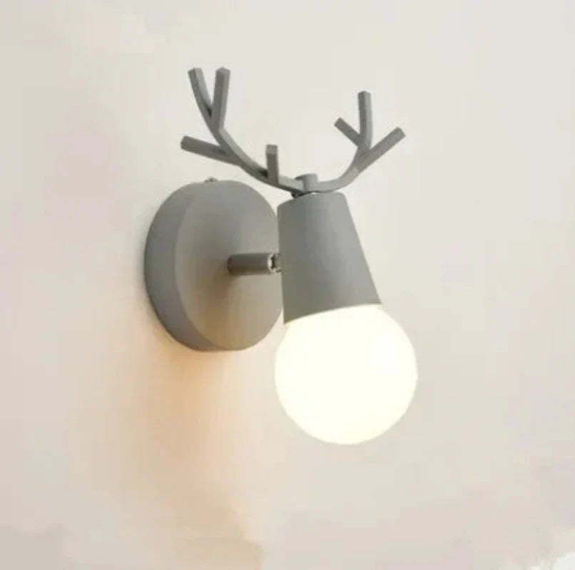 Variant image for Rustikale Wandleuchte aus Holz im Geweih-Design für Innen – AntlerGlow, Energieeffizient und Einfache Montage 15cm x 16cm-4