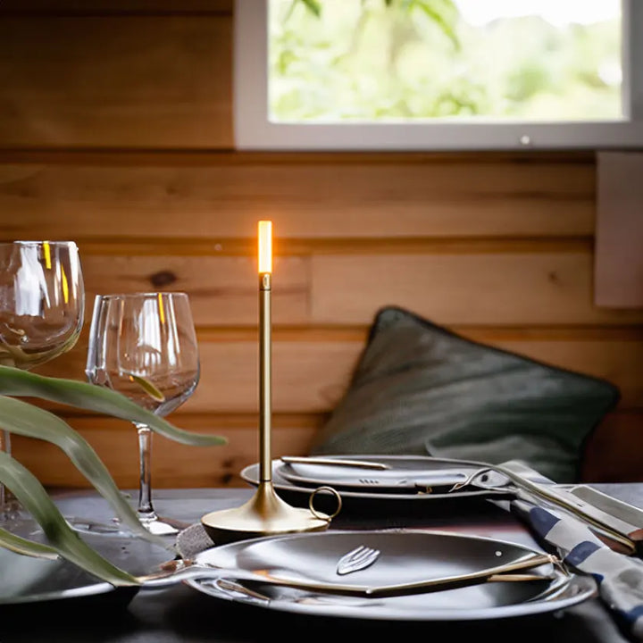 Intelligente LED-Arbeitslampe mit Einstellbarer Helligkeit und Akku – Flexibles Design für Zuhause und Büro-3
