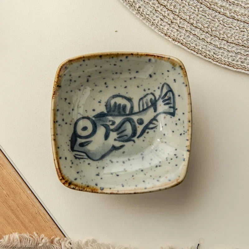 Variant image for Retro Keramikplatte im Japanischen Fisch- und Garnelen-Design – Hochwertige Keramik für Snacks und Sojasauce-5