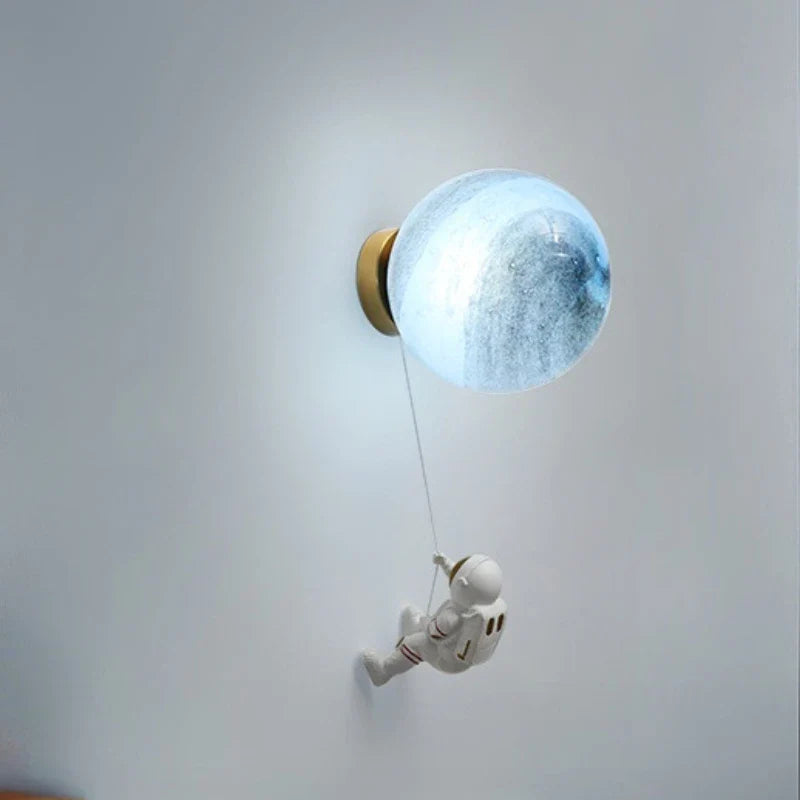 Wandleuchte Astronaut mit LED für Kinderzimmer - Magisches Monddesign 6