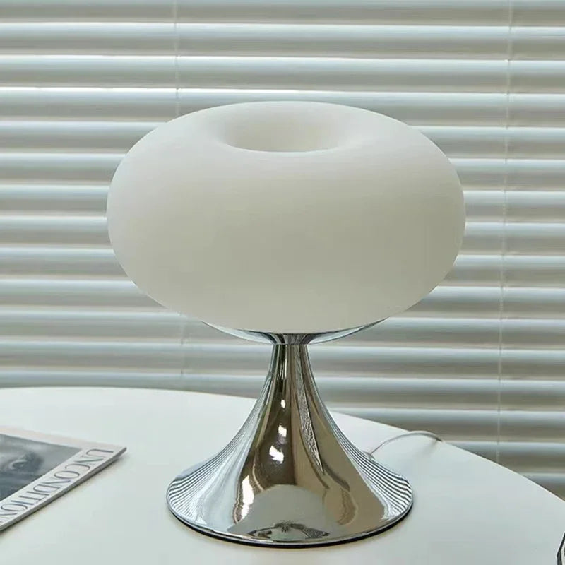 Vintage Tischlampe im Apfel-Design aus Glas mit E27-Fassung – Stilvolle Nachttischlampe für Akzentbeleuchtung in Weiß-Grün-4