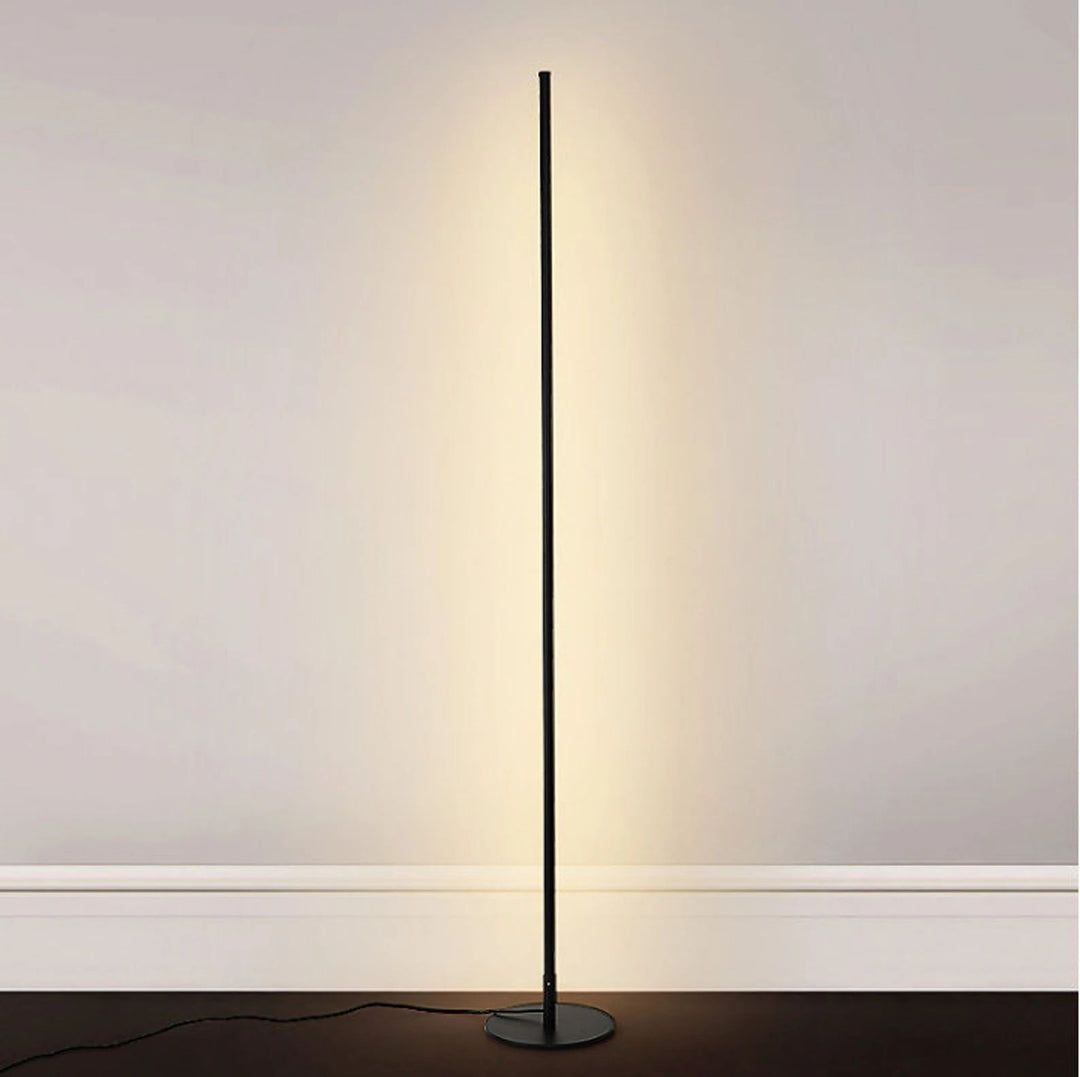 Elegante Stehlampe Schwarz mit Integriertem LED-Licht – Modernes Design für Wohnzimmer und Stilvolle Räume-1