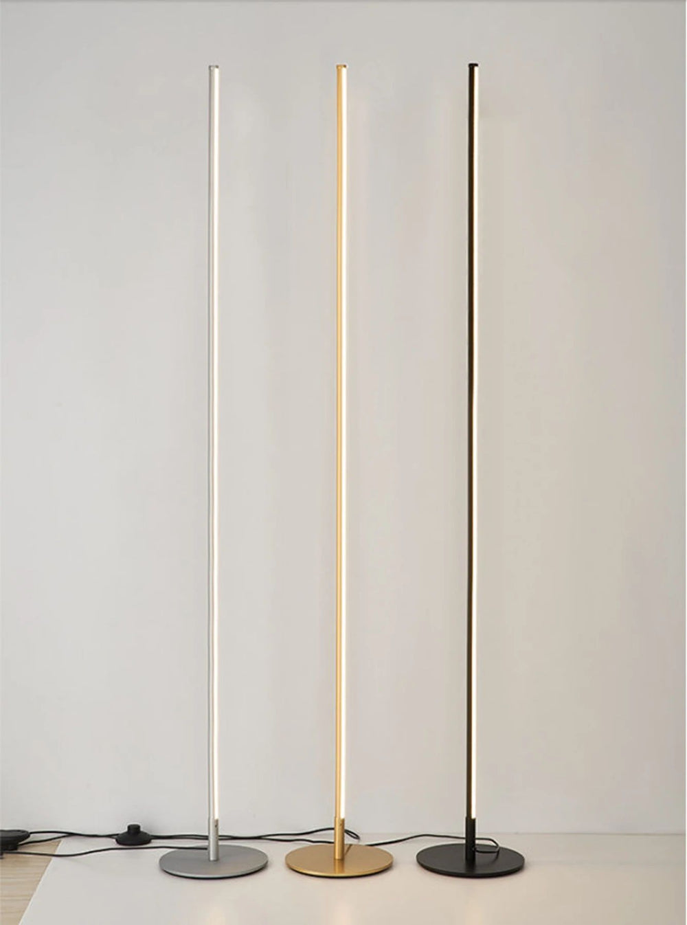 Elegante Stehlampe Schwarz mit Integriertem LED-Licht – Modernes Design für Wohnzimmer und Stilvolle Räume-3