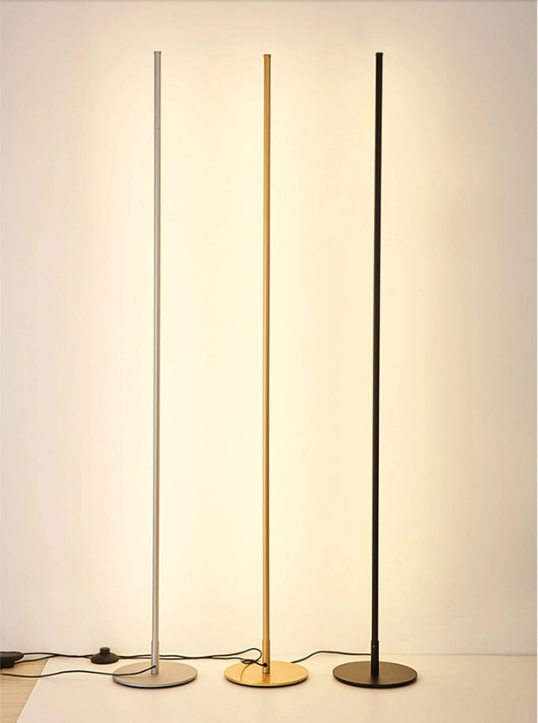 Elegante Stehlampe Schwarz mit Integriertem LED-Licht – Modernes Design für Wohnzimmer und Stilvolle Räume-4