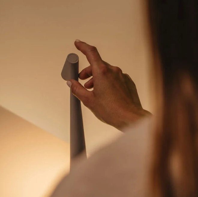 Minimalistische Kabellose LED Tischlampe - Dimmbar, Aluminium, Perfekt für Lesen und Dinner, USB Aufladung, 35 cm oder 45 cm-3