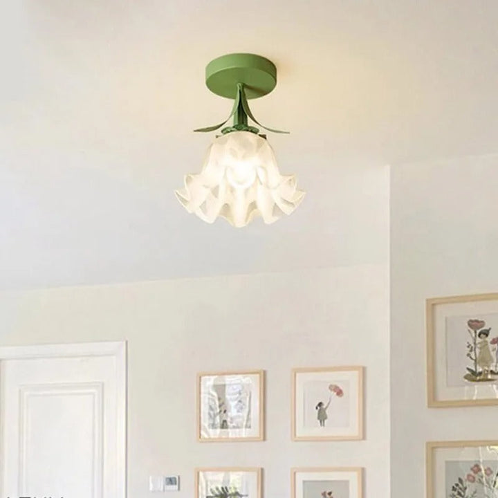 Stilvolle Deckenlampe mit Blumenmuster für Wohnzimmer und Schlafzimmer - Elegante Deckenleuchte in Weiß mit Goldakzenten-4