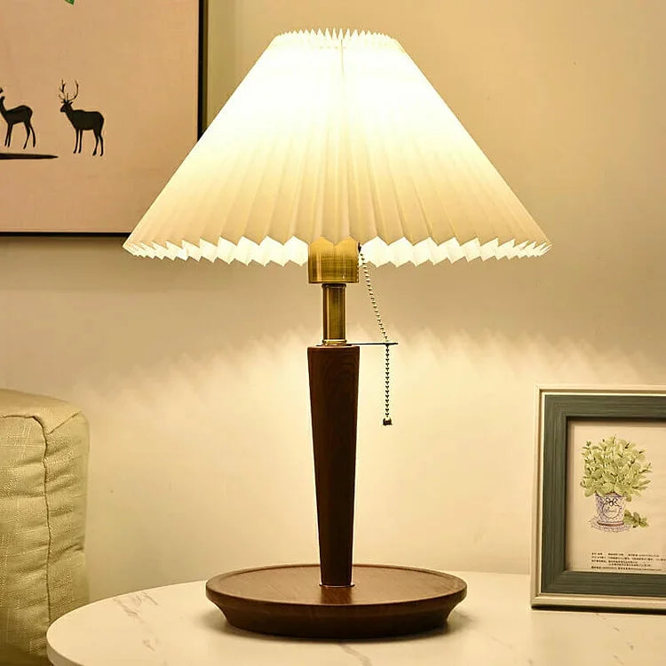 Vintage Tischlampe aus Walnuss-Holz mit Plissiertem Stoffschirm, E27-Fassung - Elegante LED Tischleuchte für Nachttisch und Beistelltisch-1