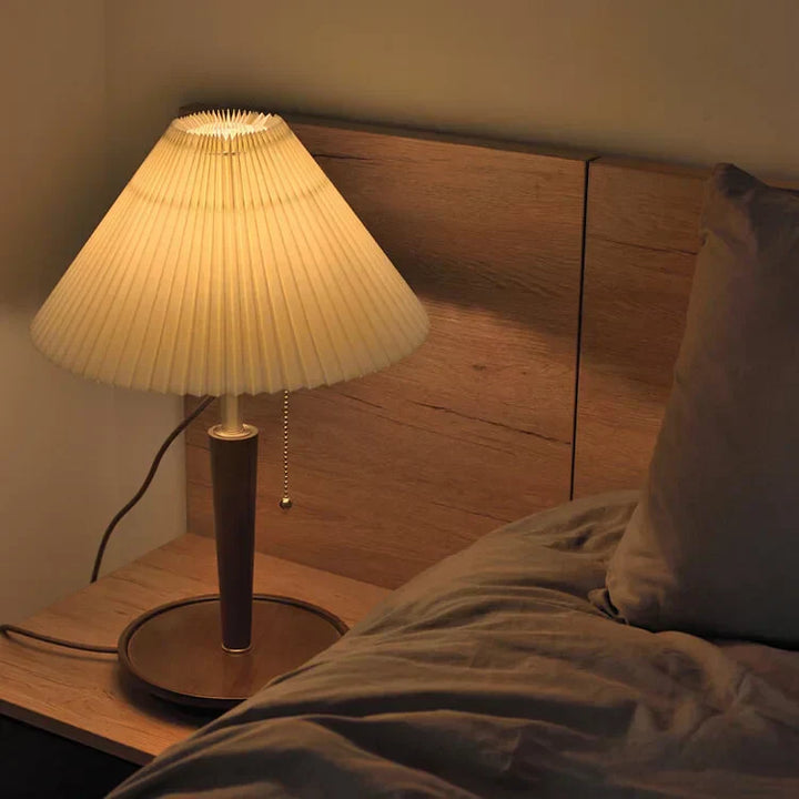 Vintage Tischlampe aus Walnuss-Holz mit Plissiertem Stoffschirm, E27-Fassung - Elegante LED Tischleuchte für Nachttisch und Beistelltisch-4