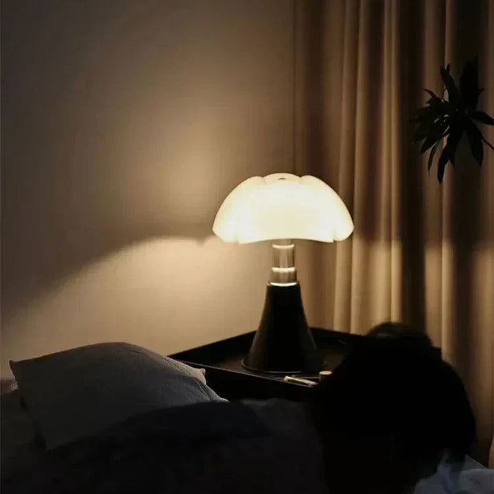 Elegante LED Stehlampe im Retro-Design für Wohnzimmer und Schlafzimmer - Energieeffiziente Bogenlampe mit 10W Lichtquelle-5